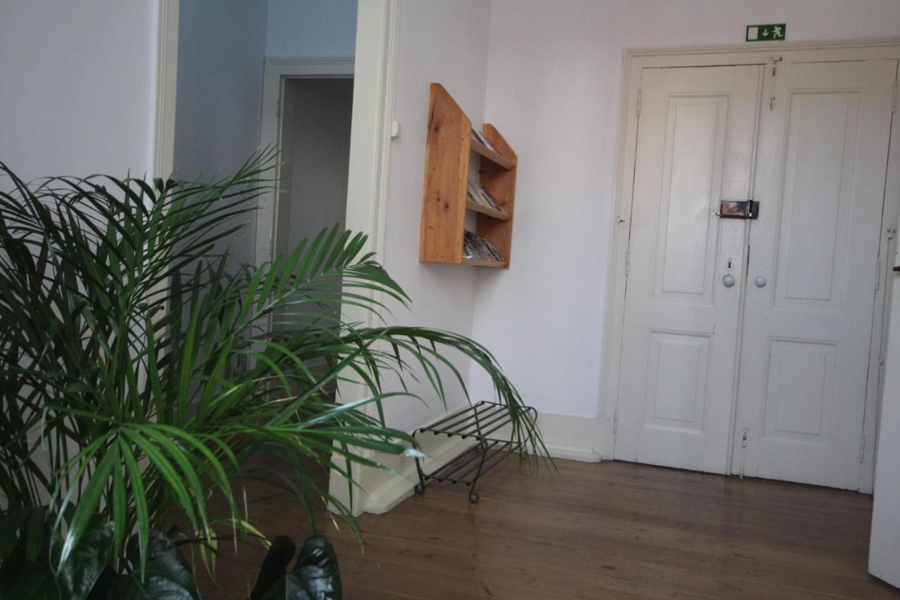 Romantic Chiado 7 -Private Small Single Room With No Outside Window Лиссабон Экстерьер фото